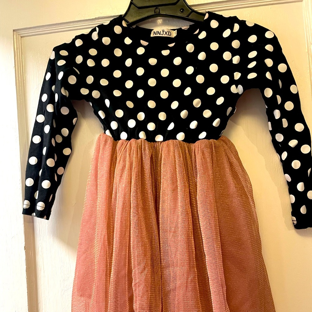 Girl’s dress size 5.